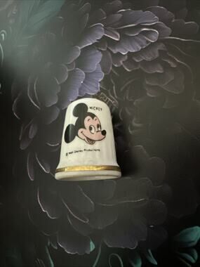 WALT DISNEY PRODUCTIONS MICKEY MOUSE RADNOR ENGLAND BONE CHINA THIMBLE